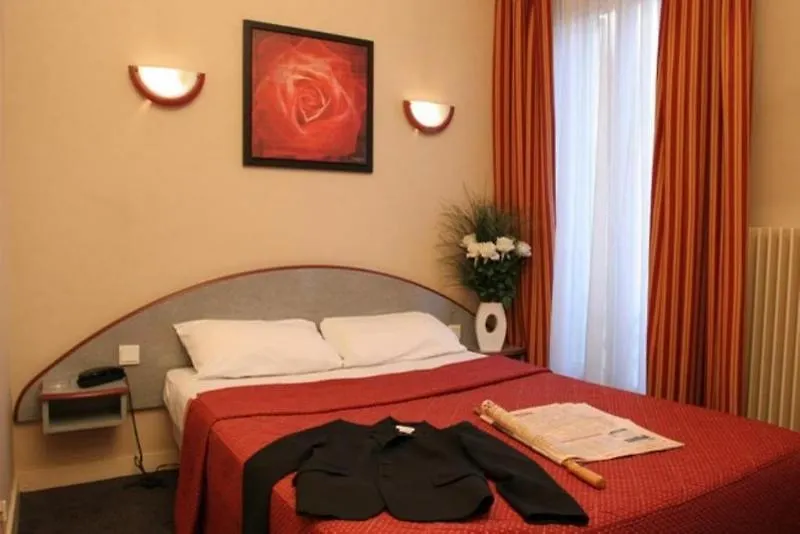 Nouvel Hôtel Eiffel Paris 3*,