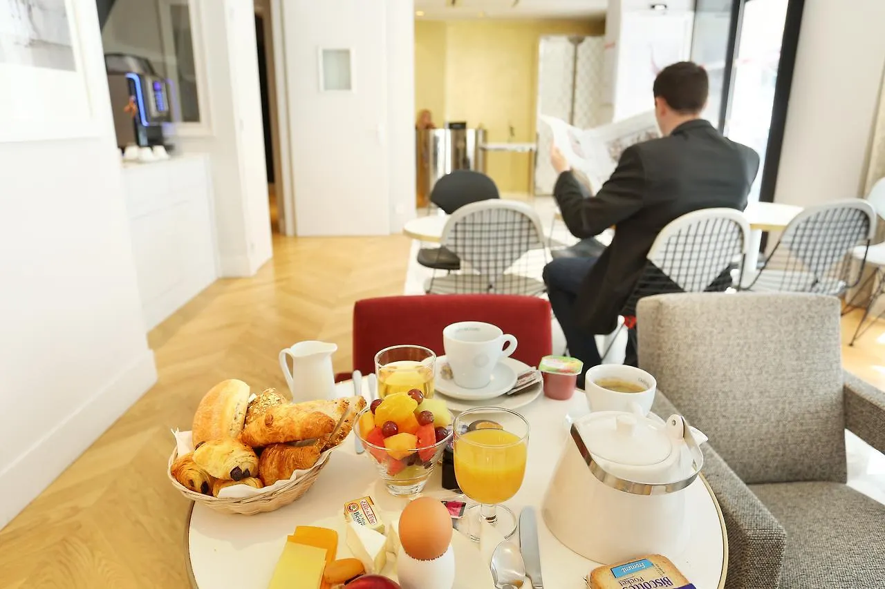 *** Hotel Nouvel Hôtel Eiffel Paris France