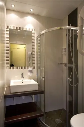 Nouvel Hotel Eiffel Paris 3*,