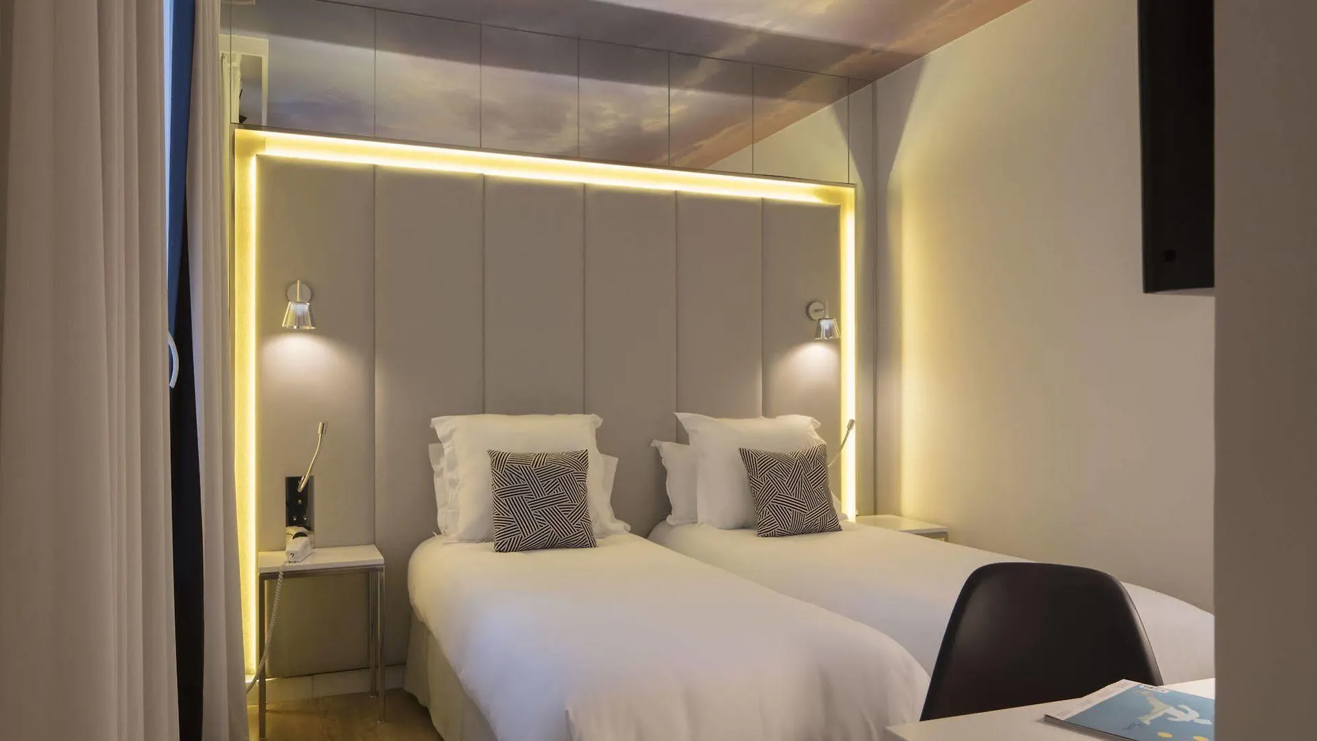 Nouvel Hotel Eiffel Paris